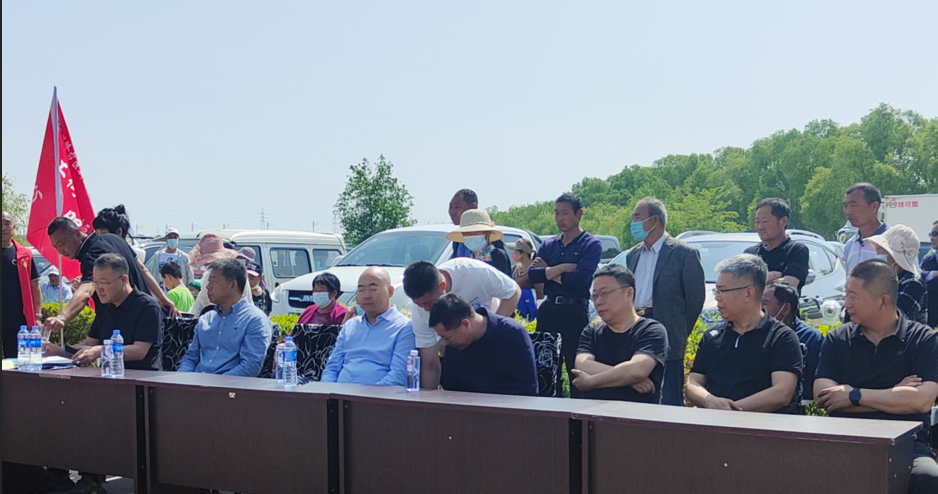 1689582725619502.png 168.png